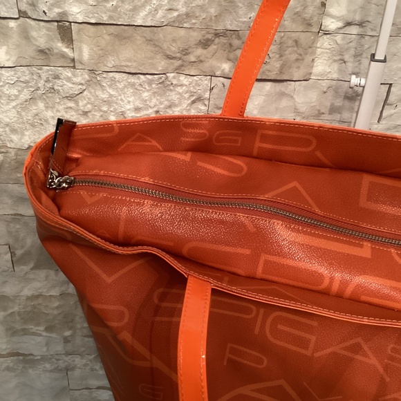 Via Spiga Sport Signature Coated Fabric Tote Bag - Picture 14 of 16